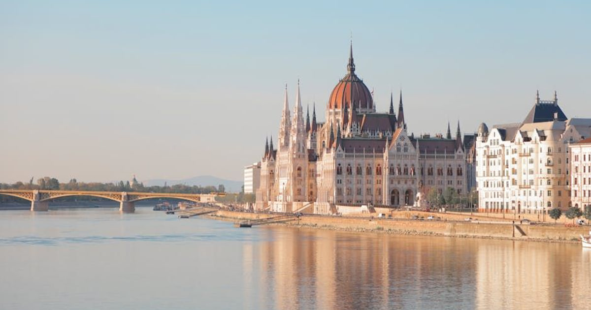 Die Donau verstehen: Wasserstände und Leben am Fluss